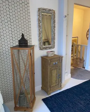 Small House *
